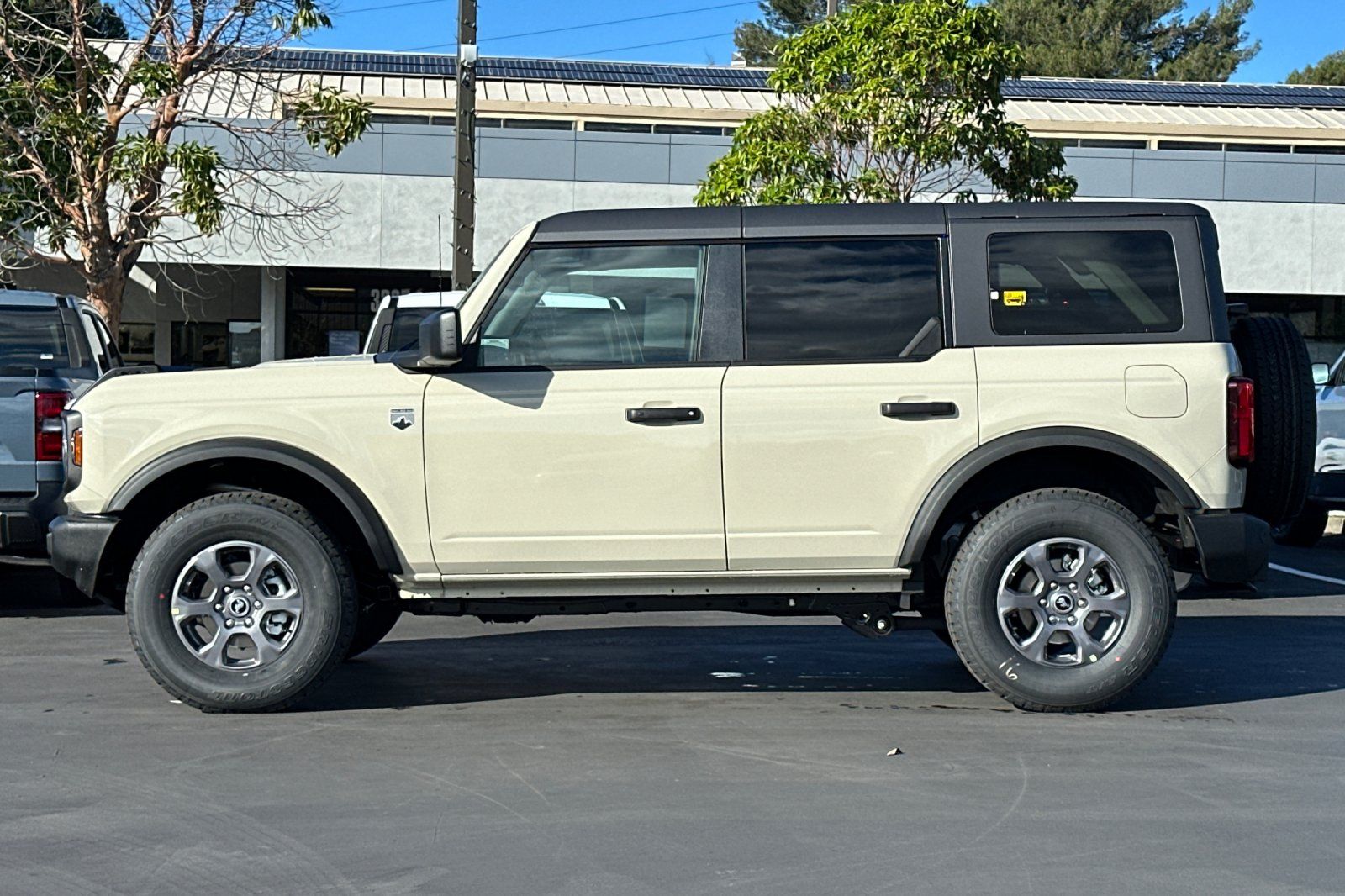 2025 Ford Bronco Big Bend Image 8 of 28