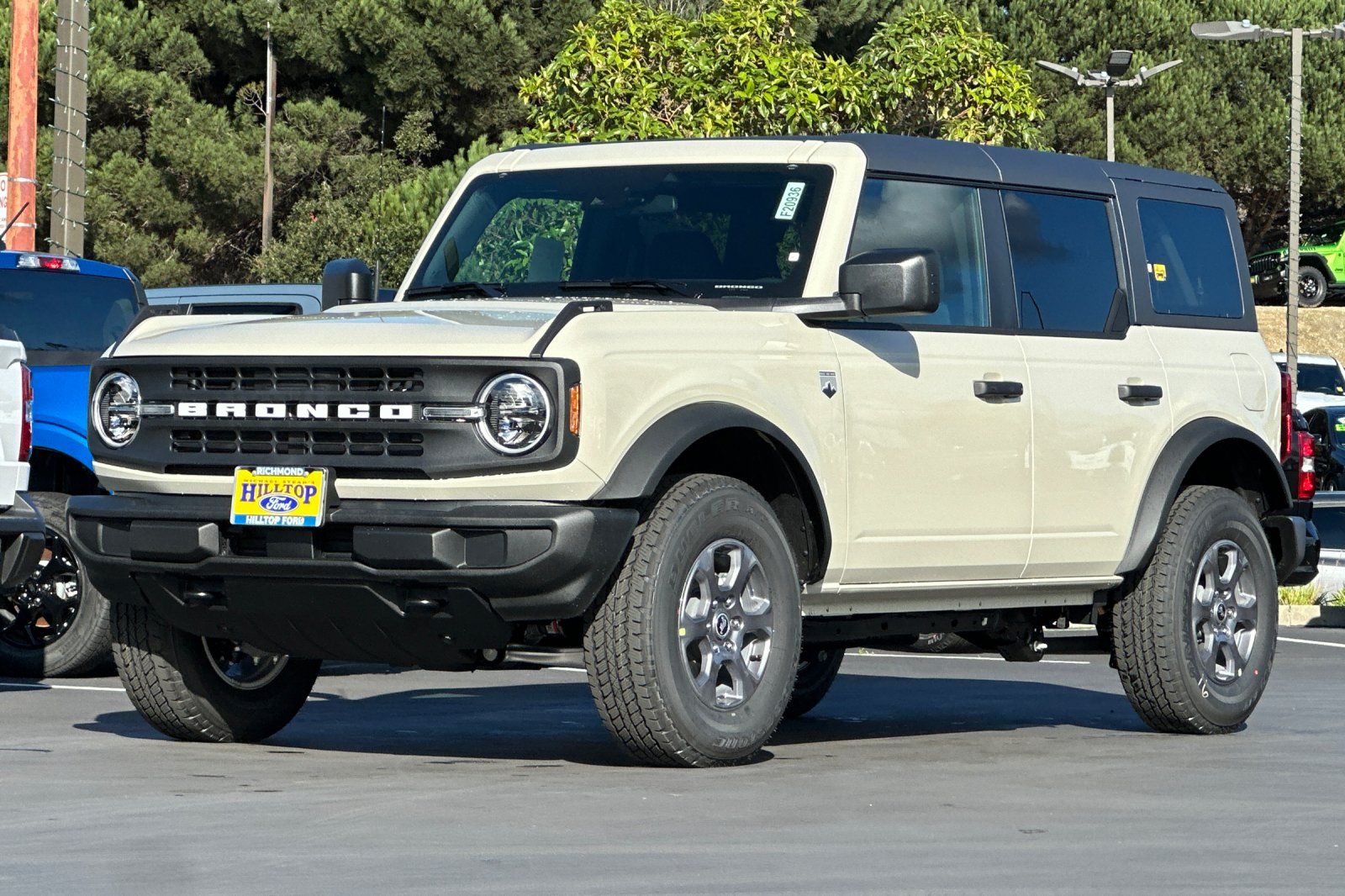2025 Ford Bronco Big Bend Image 1 of 28