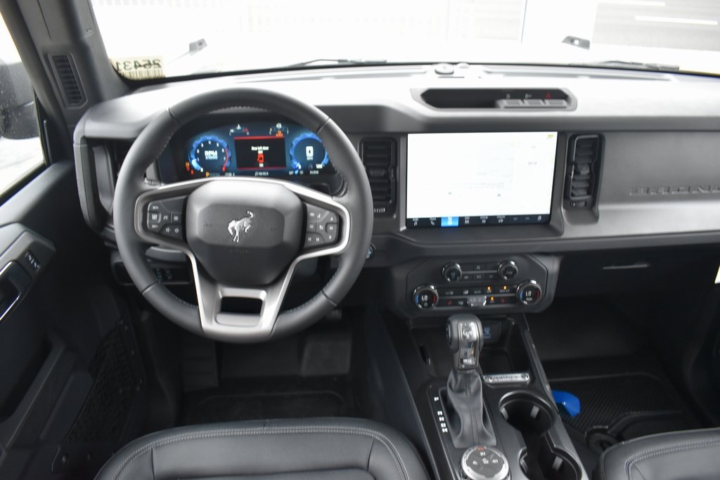 Vehicle image 24 of 42