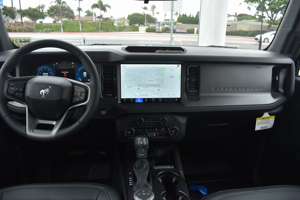 Vehicle image 22 of 42