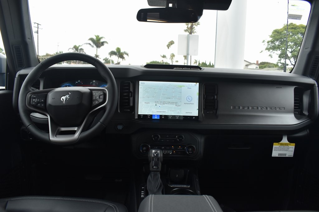 Vehicle image 21 of 42