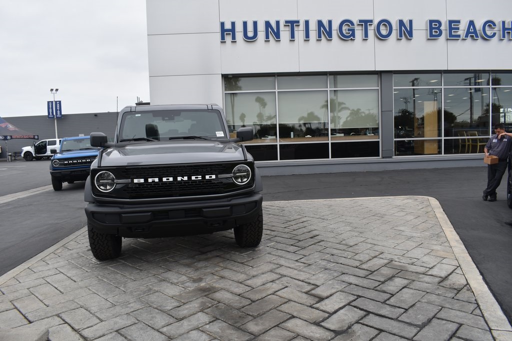 Vehicle image 4 of 42