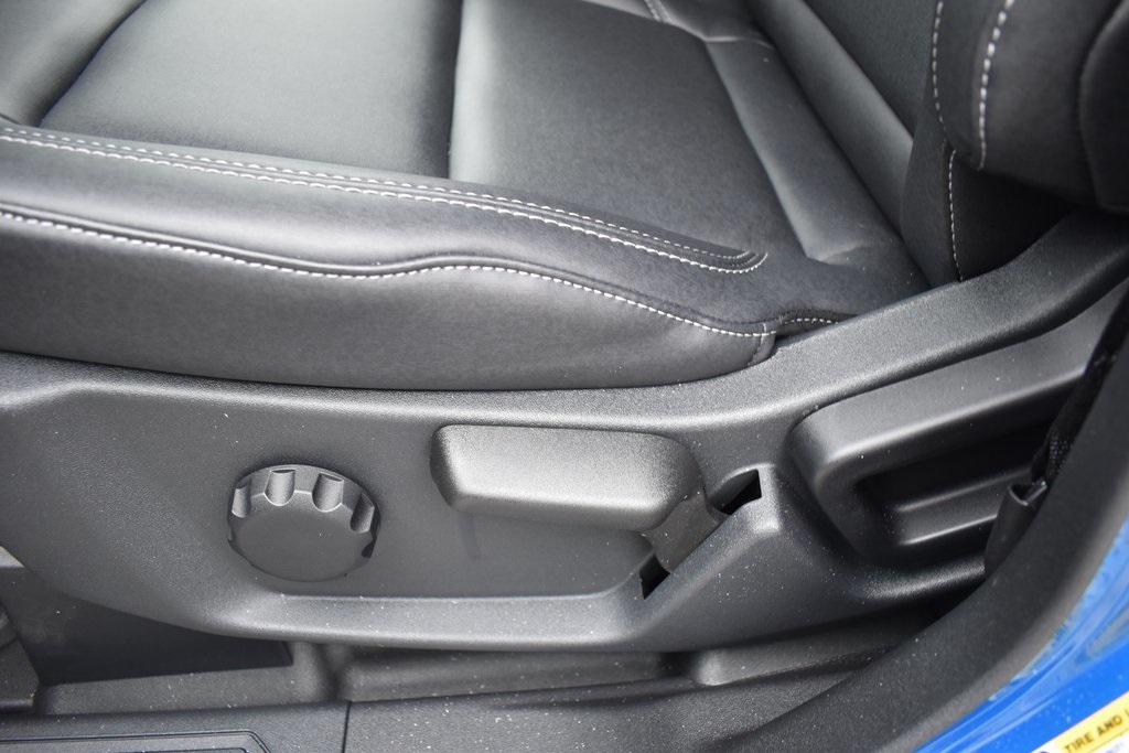 Vehicle image 38 of 42