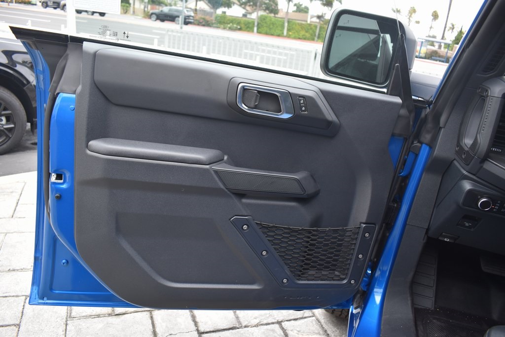 Vehicle image 20 of 42