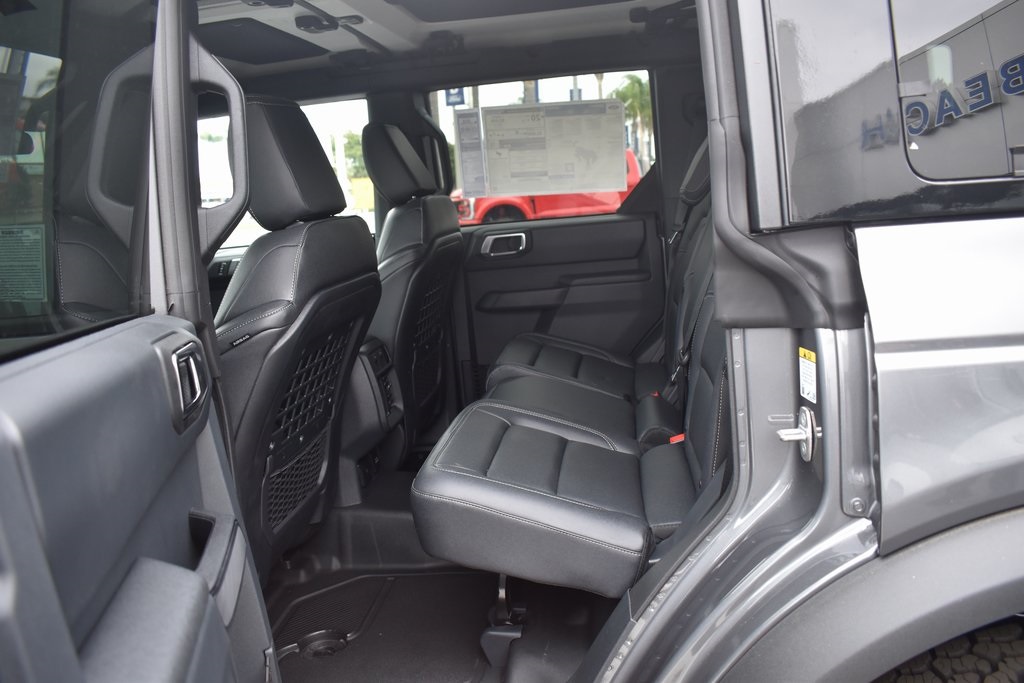 Vehicle image 19 of 42