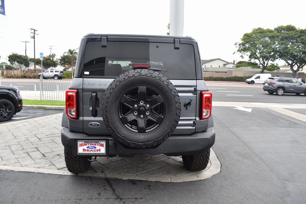 Vehicle image 10 of 42