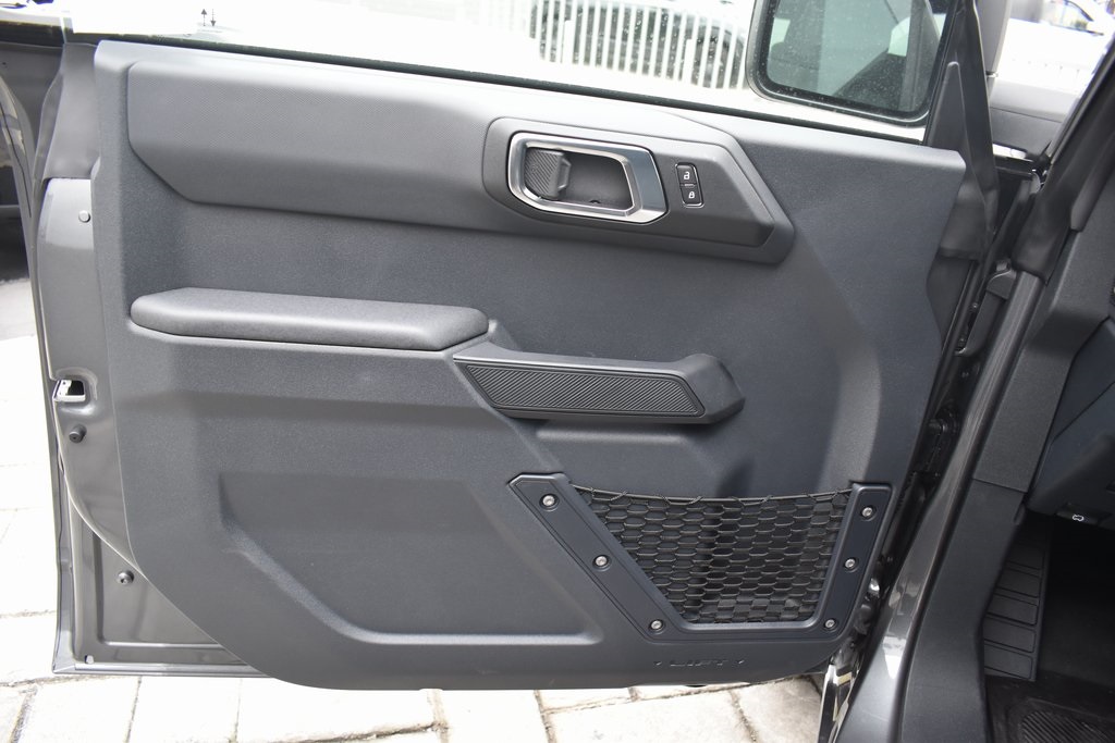 Vehicle image 35 of 42