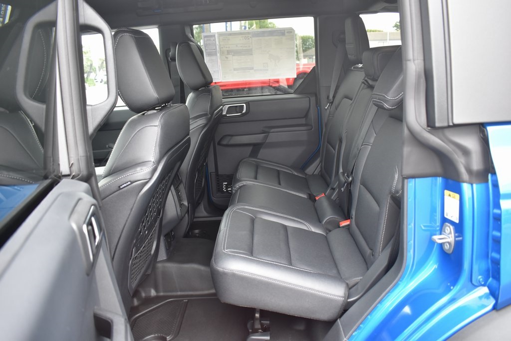 Vehicle image 18 of 42