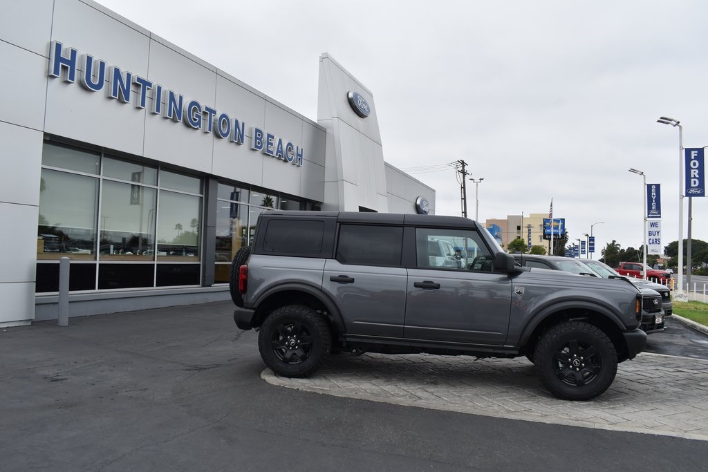 Vehicle image 8 of 42