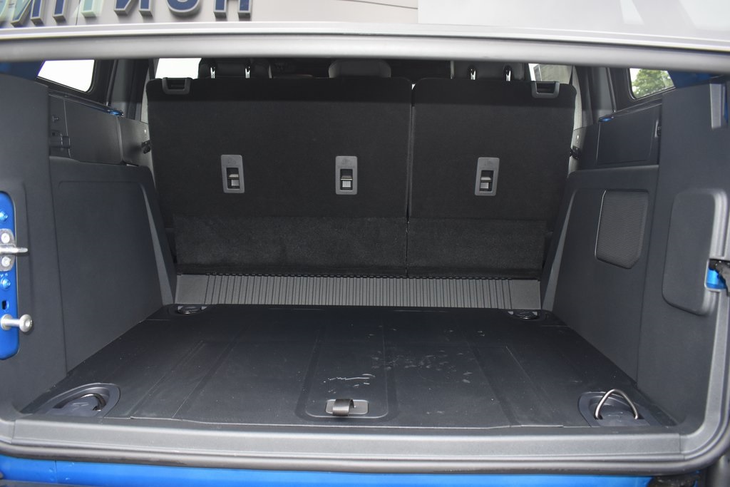 Vehicle image 9 of 22