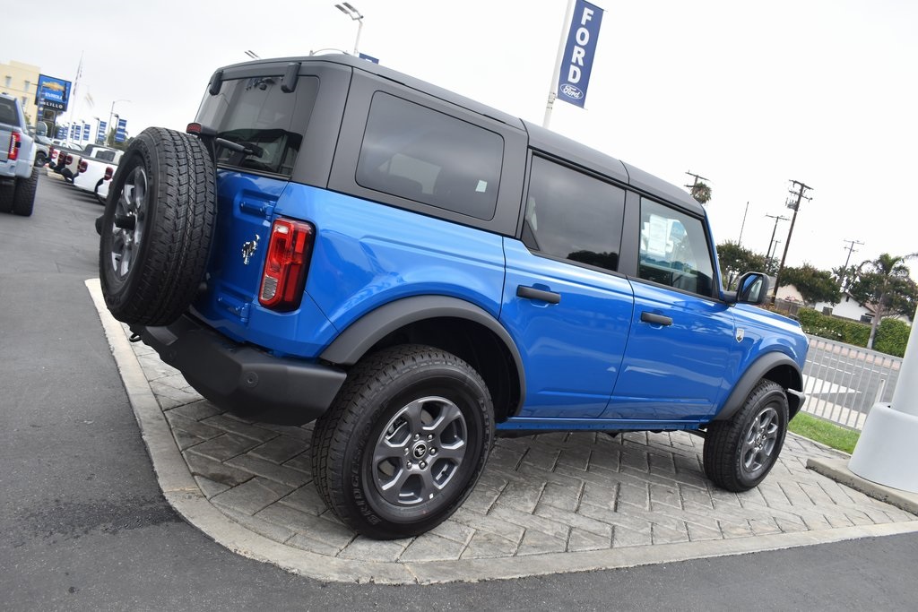 Vehicle image 4 of 22