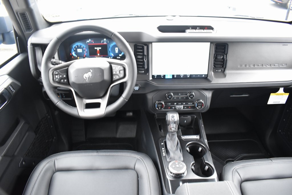 Vehicle image 12 of 22