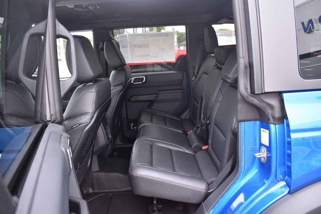 Vehicle image 11 of 22