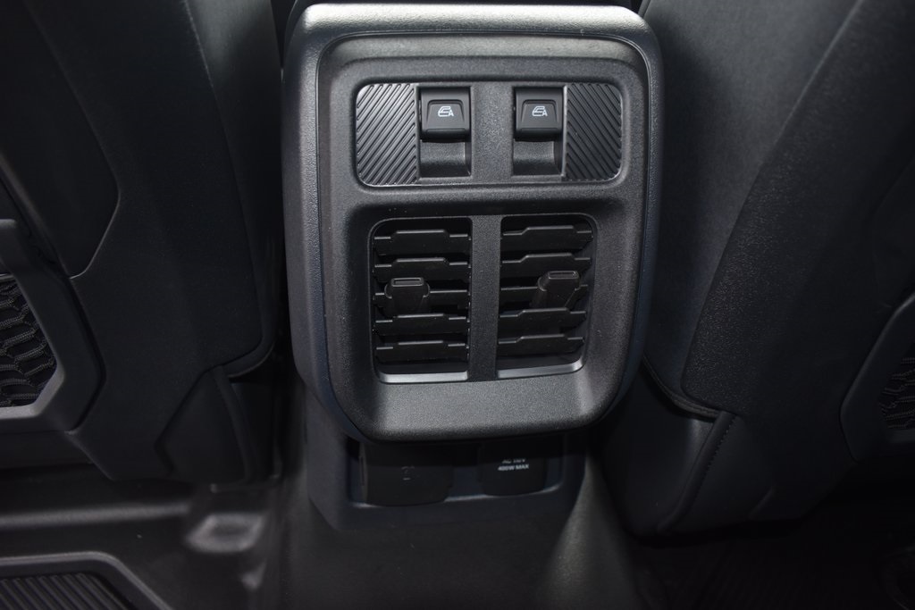 Vehicle image 17 of 22