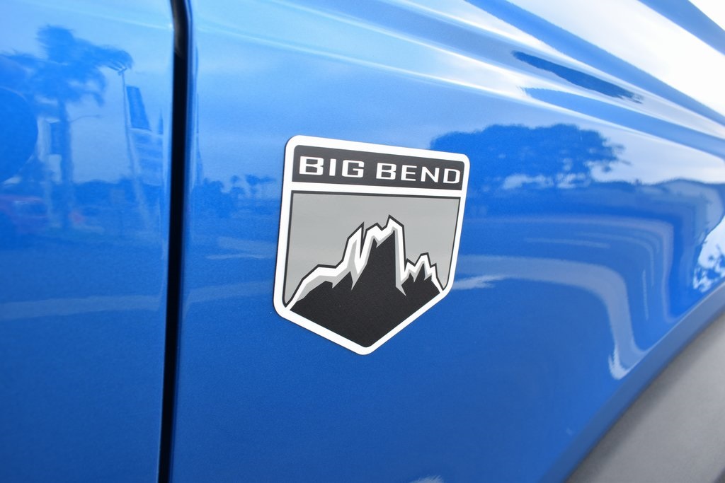 Vehicle image 18 of 22