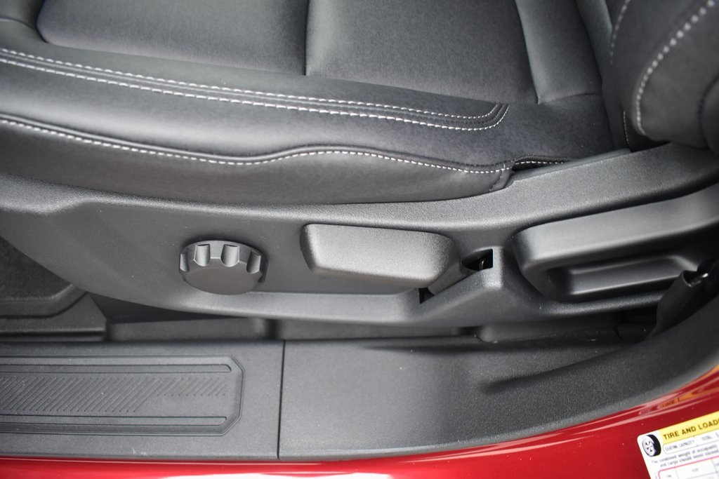 Vehicle image 17 of 22