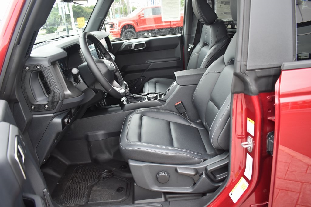 Vehicle image 9 of 22
