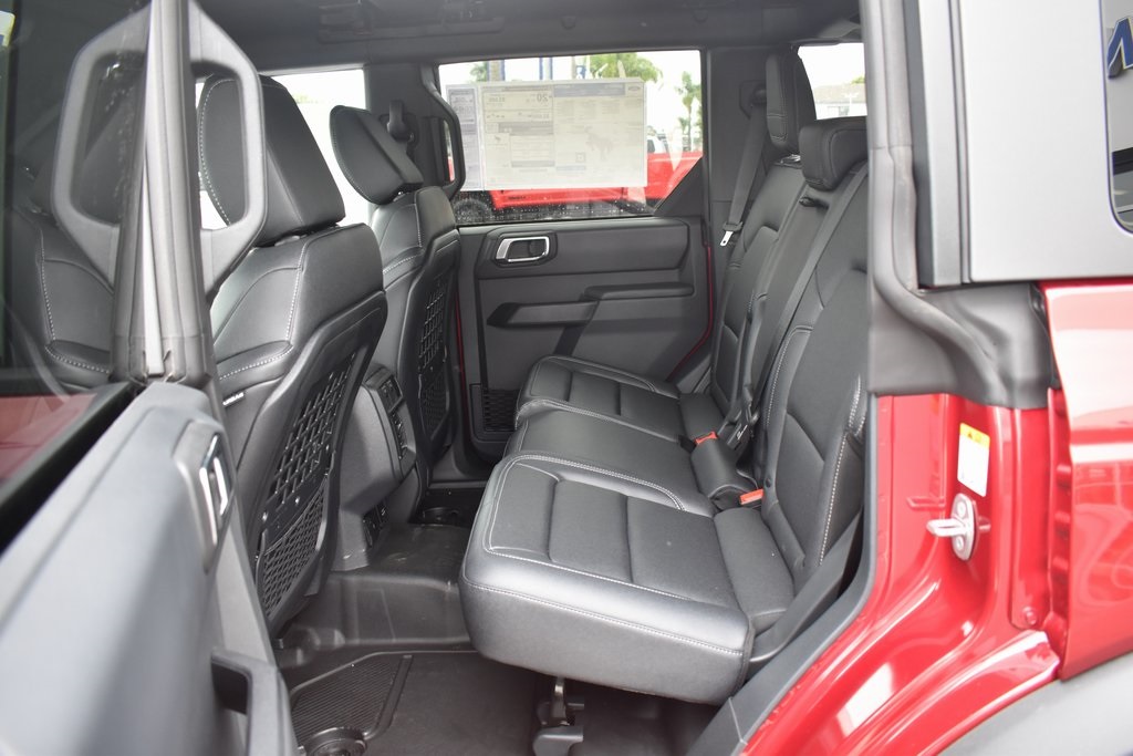 Vehicle image 10 of 22