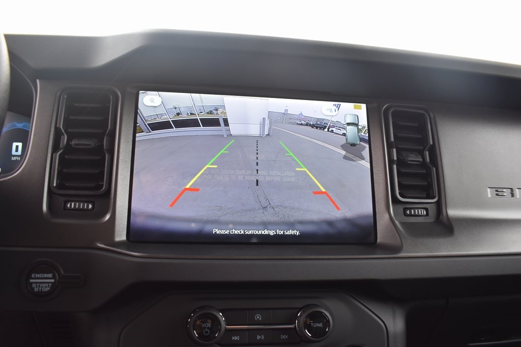 Vehicle image 13 of 22