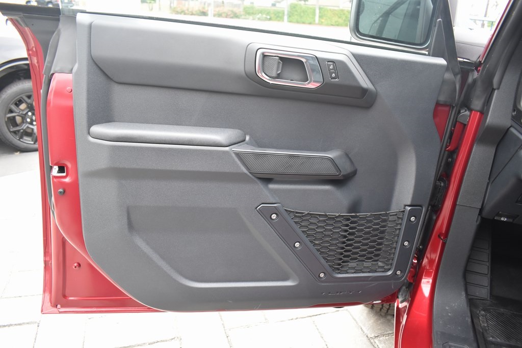 Vehicle image 19 of 22