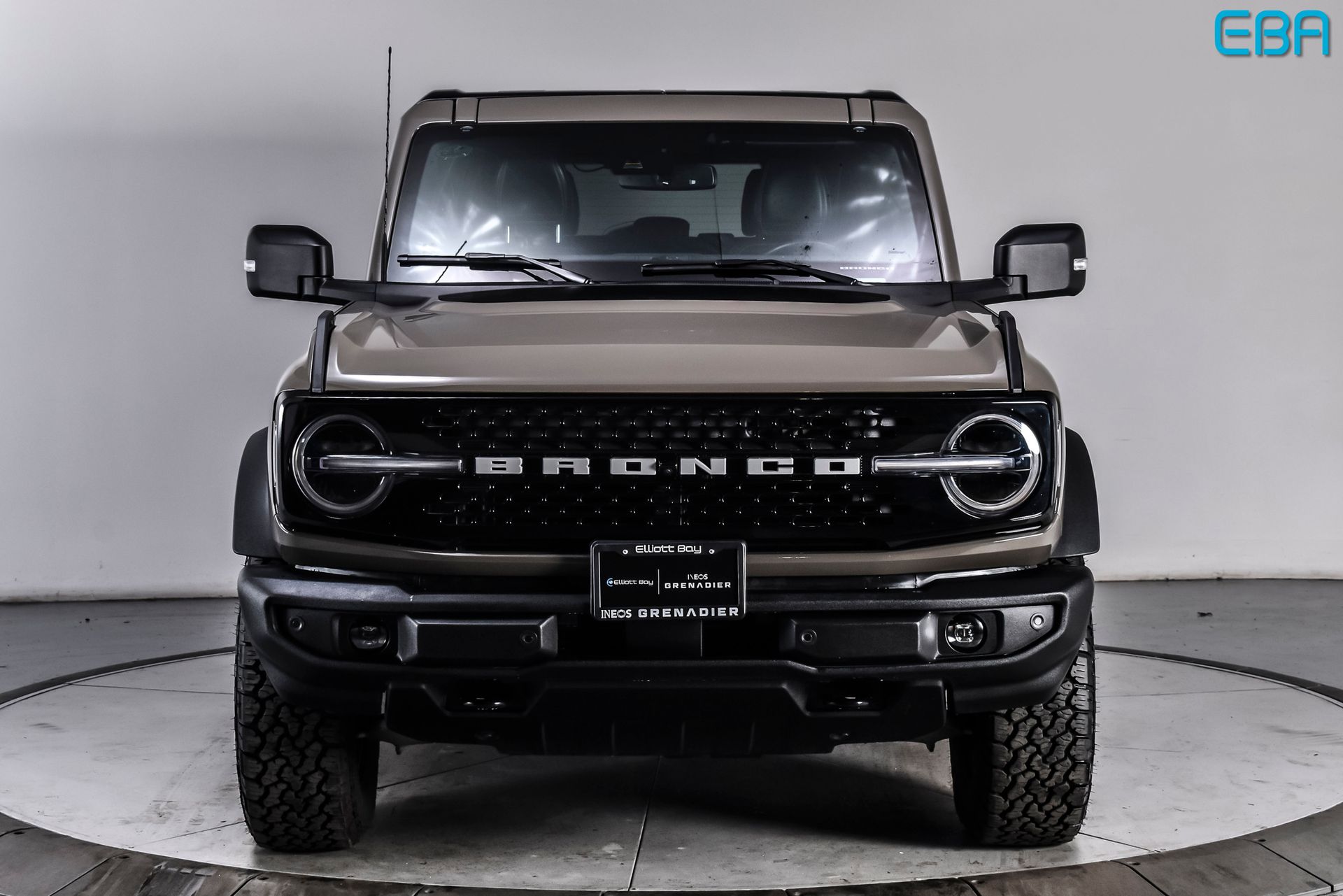 2025 Ford Bronco Outer Banks Image 2 of 30
