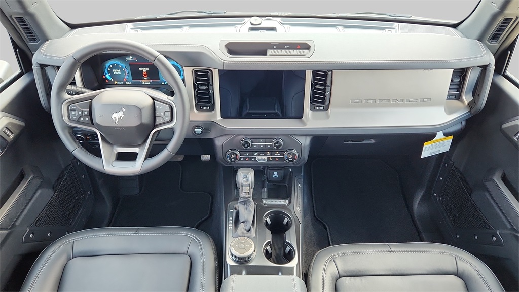 2025 Ford Bronco Outer Banks Image 12 of 35