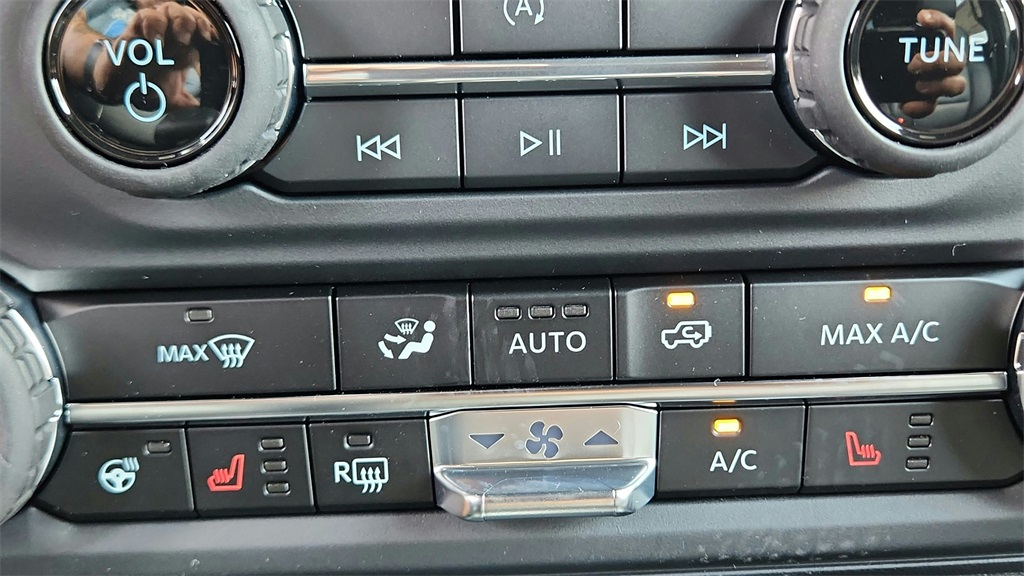 2025 Ford Bronco Outer Banks Image 19 of 35