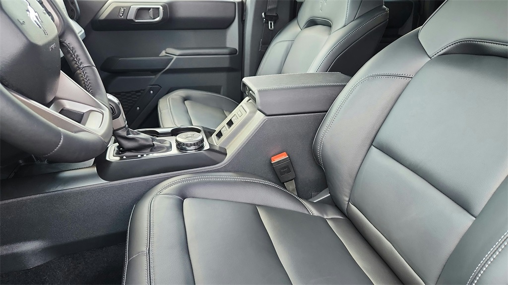 2025 Ford Bronco Outer Banks Image 31 of 35