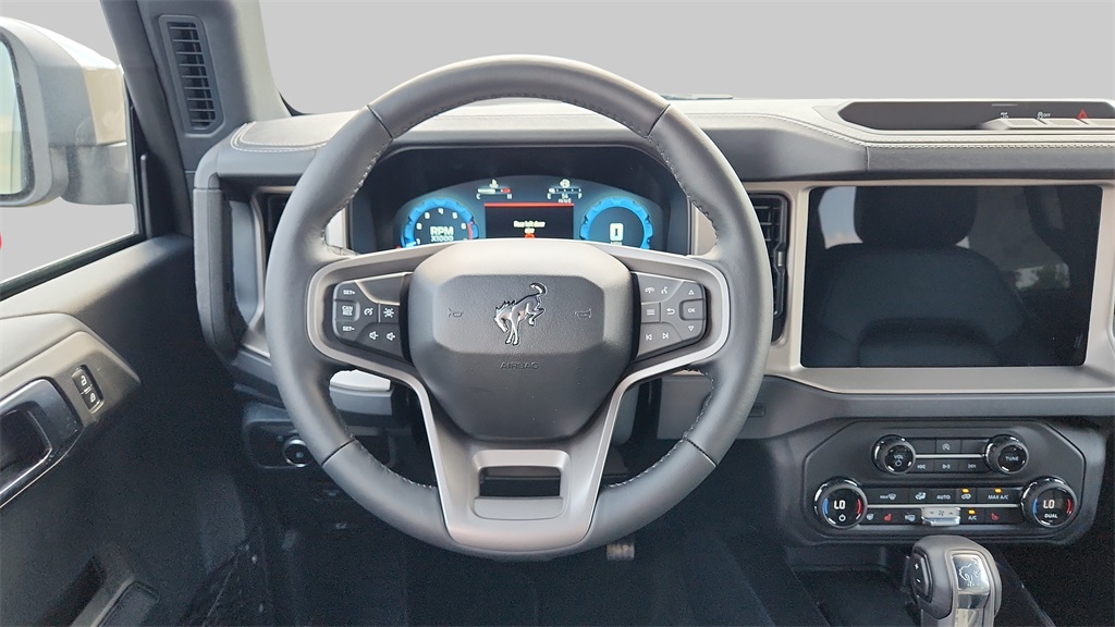 2025 Ford Bronco Outer Banks Image 14 of 35