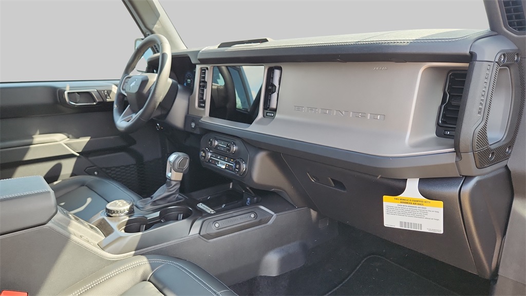 2025 Ford Bronco Outer Banks Image 13 of 35