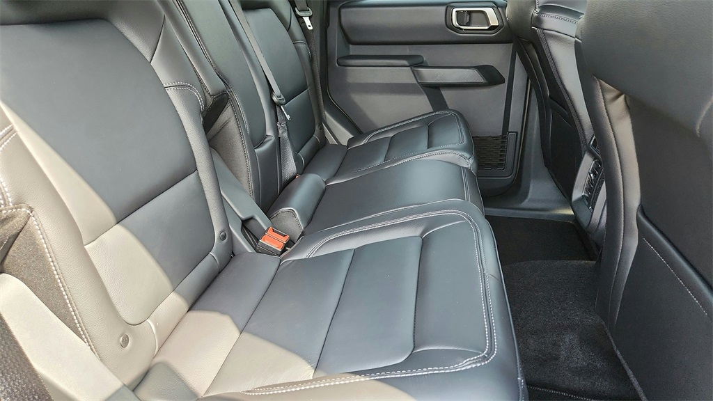 2025 Ford Bronco Outer Banks Image 9 of 35