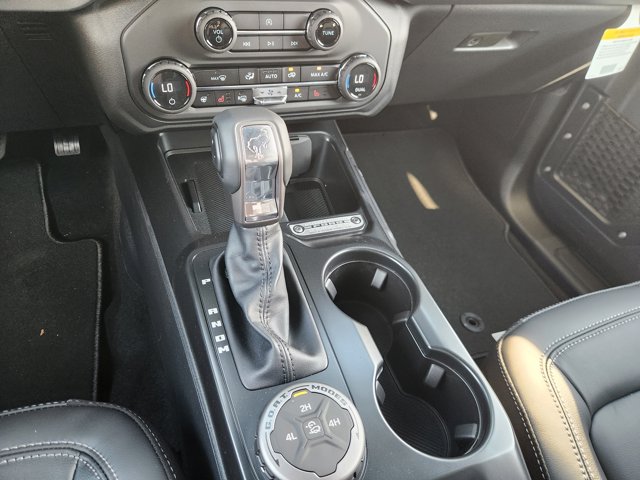 2025 Ford Bronco Outer Banks Image 18 of 22