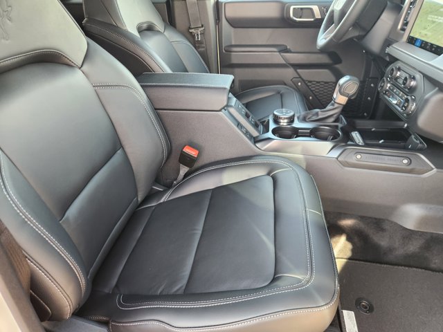 2025 Ford Bronco Outer Banks Image 9 of 22