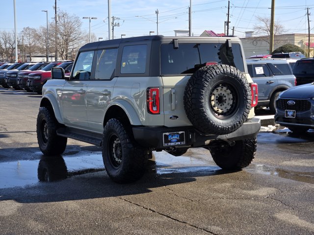 2025 Ford Bronco Outer Banks Image 4 of 22