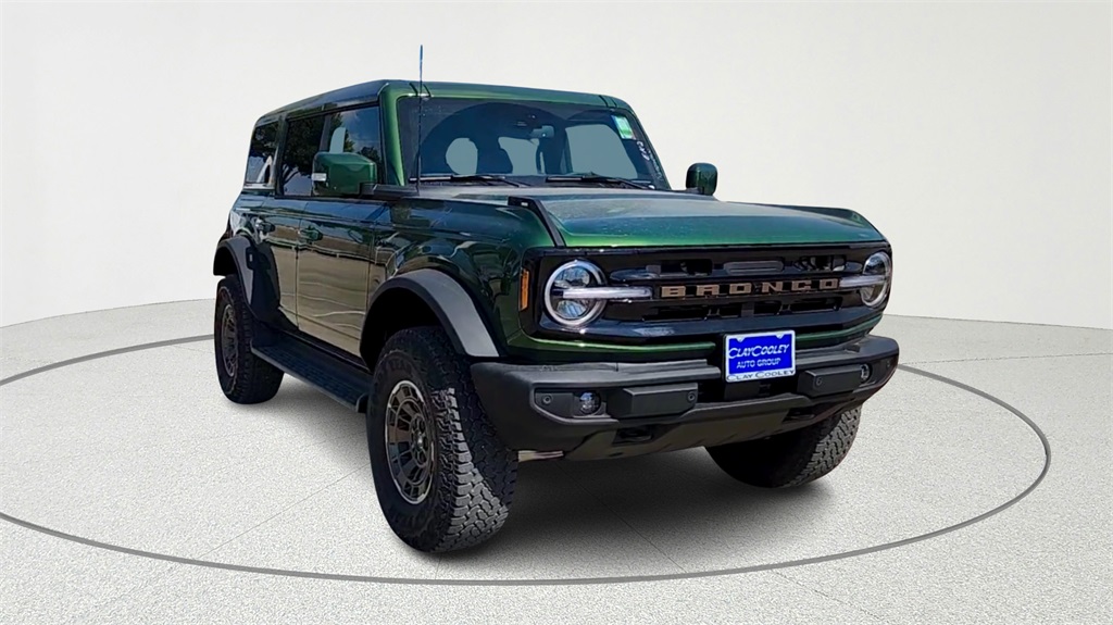 2025 Ford Bronco Outer Banks Image 4 of 36