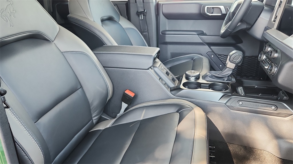 2025 Ford Bronco Outer Banks Image 12 of 36
