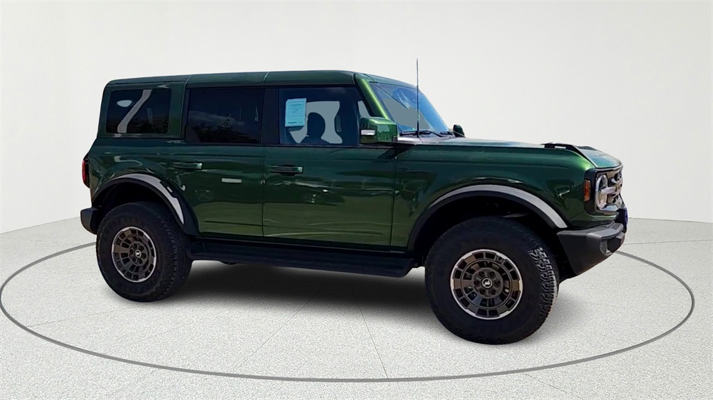2025 Ford Bronco Outer Banks Image 3 of 36