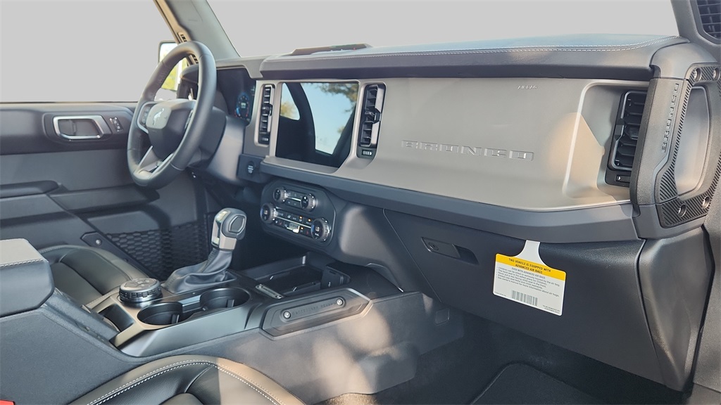 2025 Ford Bronco Outer Banks Image 15 of 36