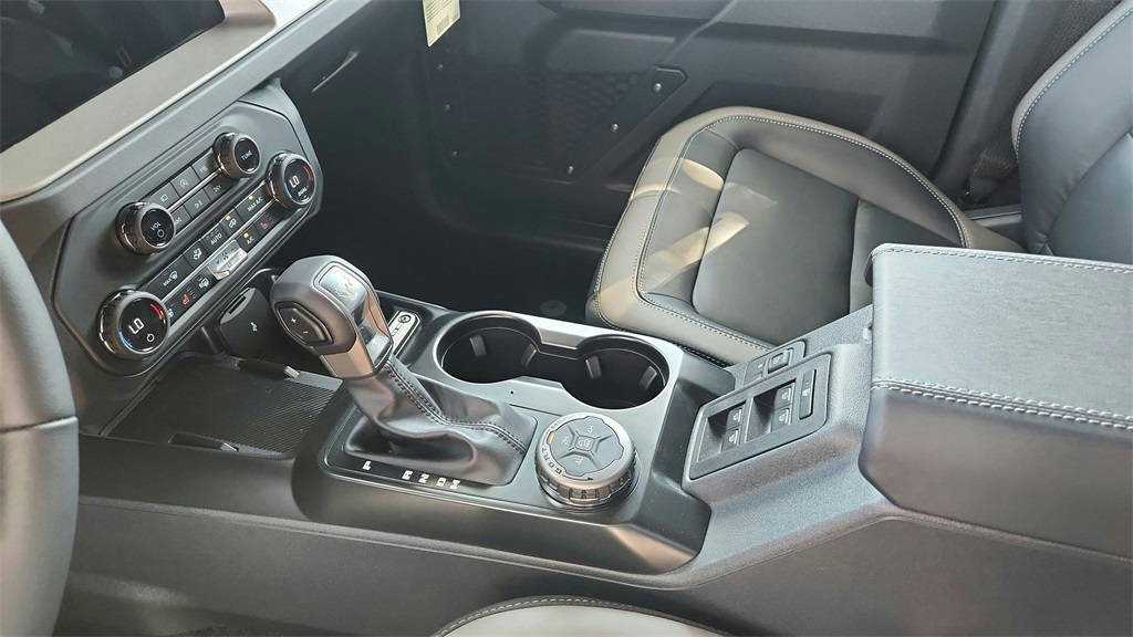 2025 Ford Bronco Outer Banks Image 21 of 36