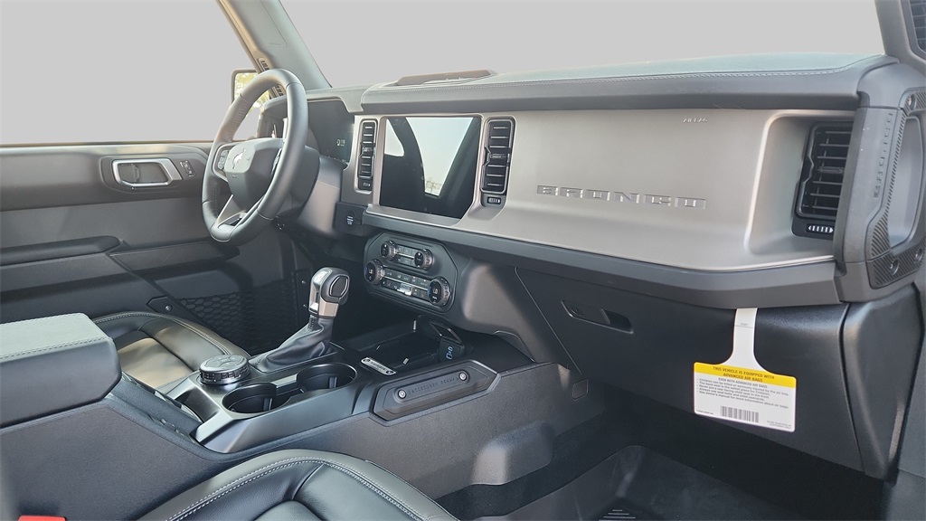 2025 Ford Bronco Outer Banks Image 15 of 36