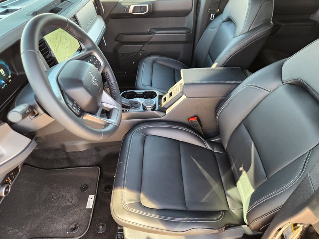 2025 Ford Bronco Outer Banks Image 14 of 25