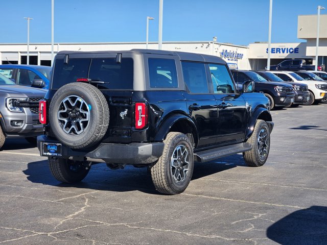 2025 Ford Bronco Outer Banks Image 3 of 25