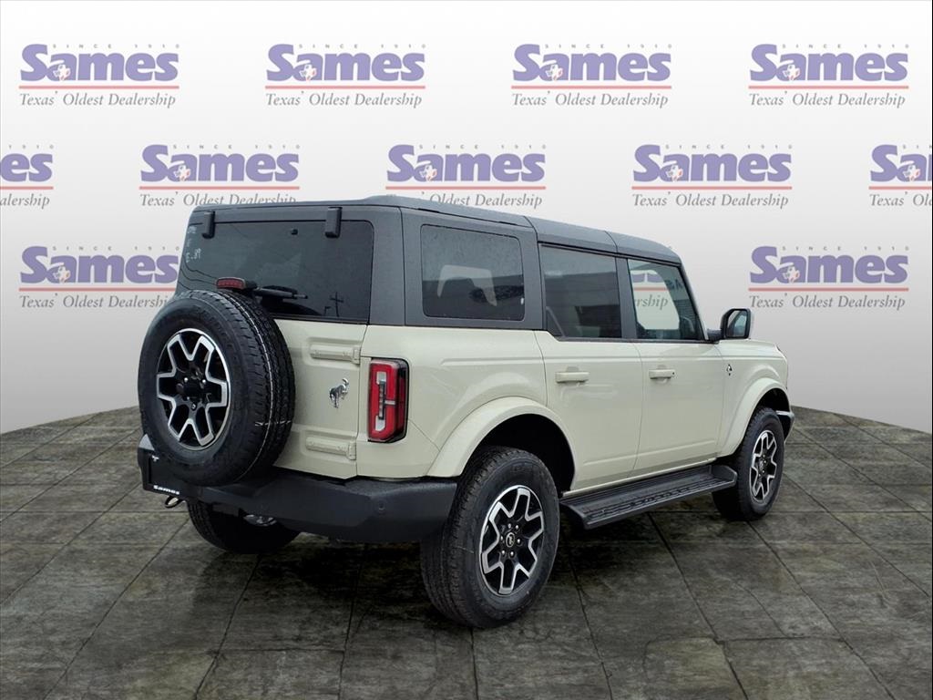 2025 Ford Bronco Outer Banks Image 4 of 16