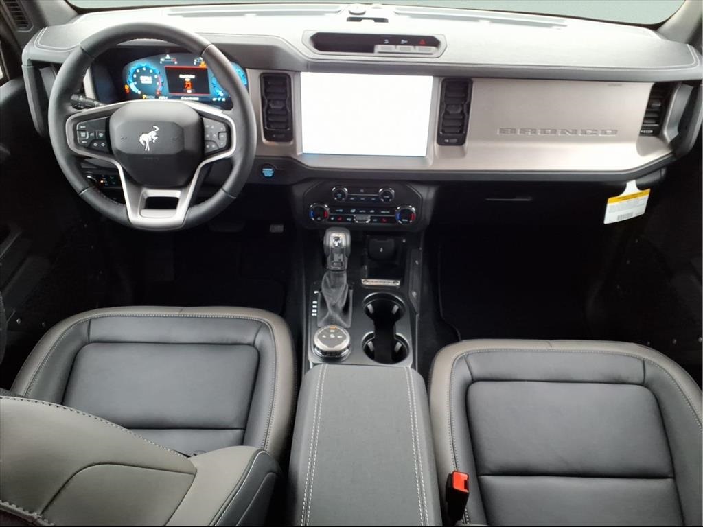2025 Ford Bronco Outer Banks Image 10 of 16