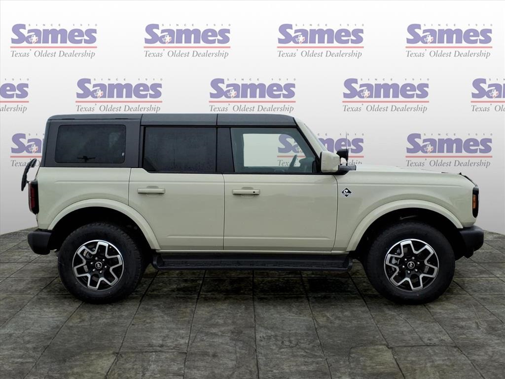 2025 Ford Bronco Outer Banks Image 3 of 16