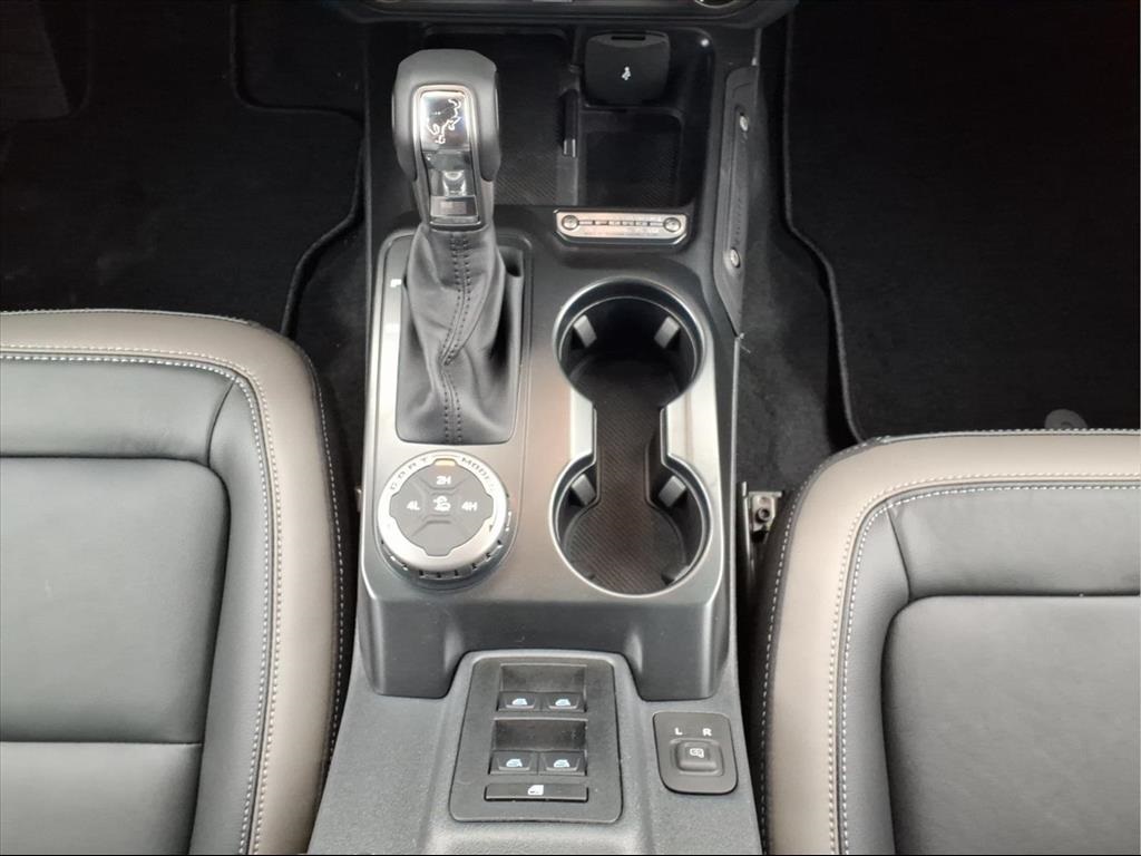 2025 Ford Bronco Outer Banks Image 13 of 16