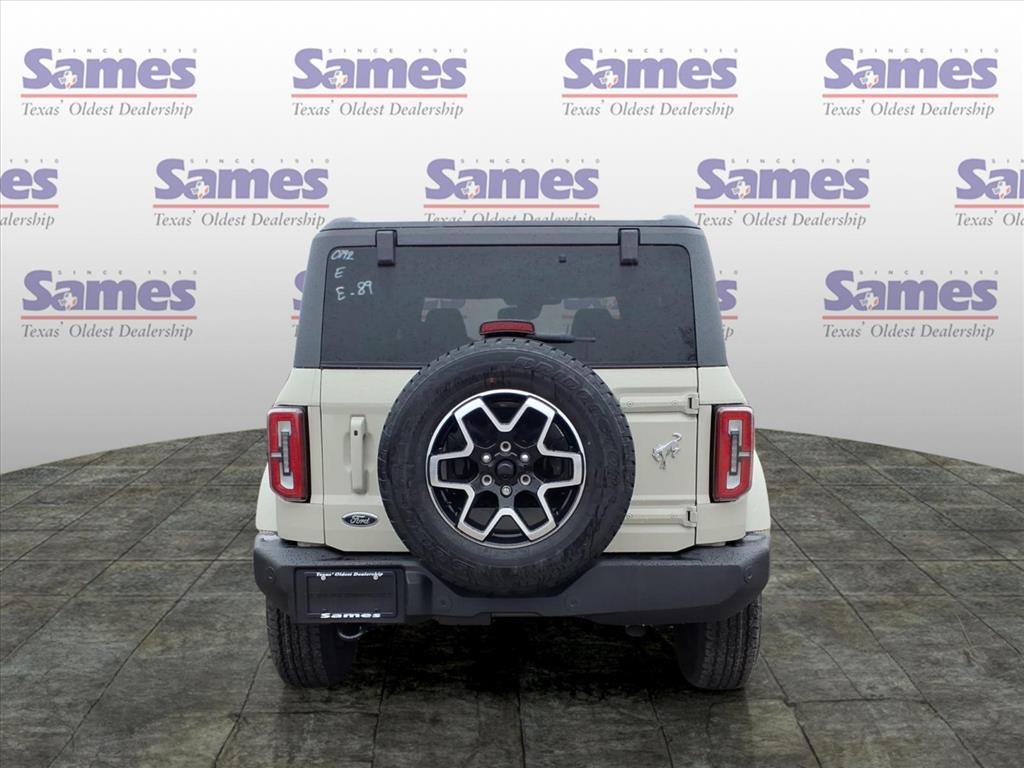 2025 Ford Bronco Outer Banks Image 5 of 16