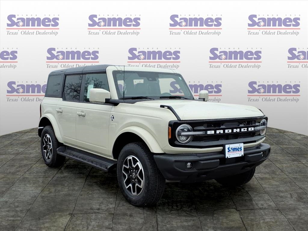 2025 Ford Bronco Outer Banks Image 1 of 16