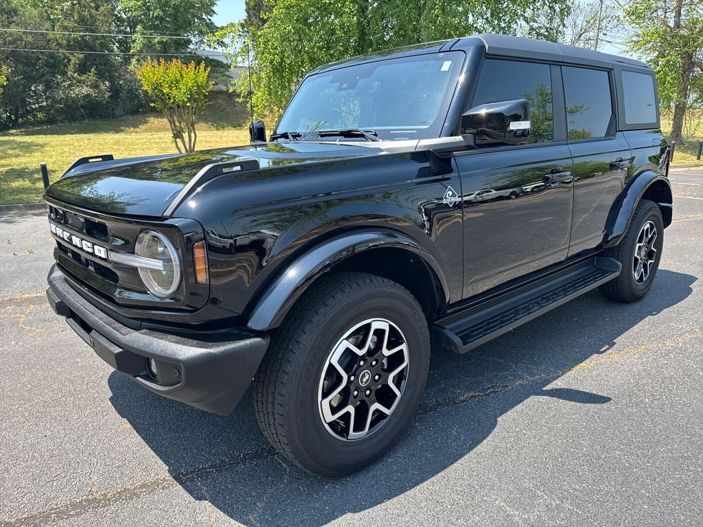 2025 Ford Bronco Outer Banks Image 1 of 30