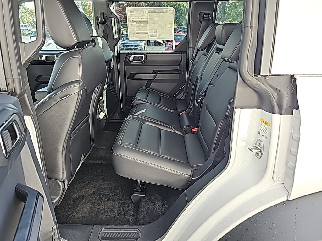 2025 Ford Bronco Outer Banks Image 6 of 21